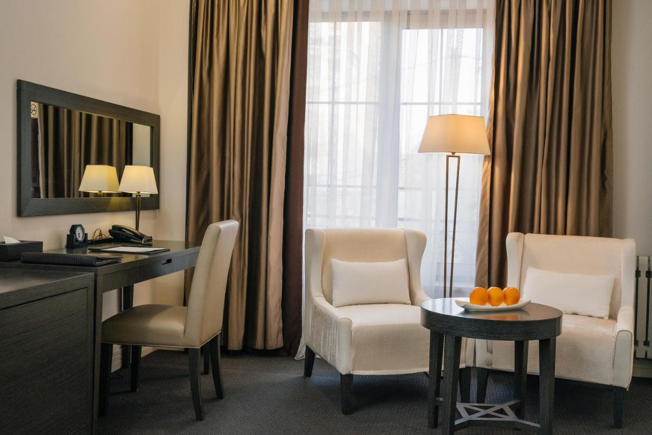 Ambassador Hotel Biskek Kültér fotó