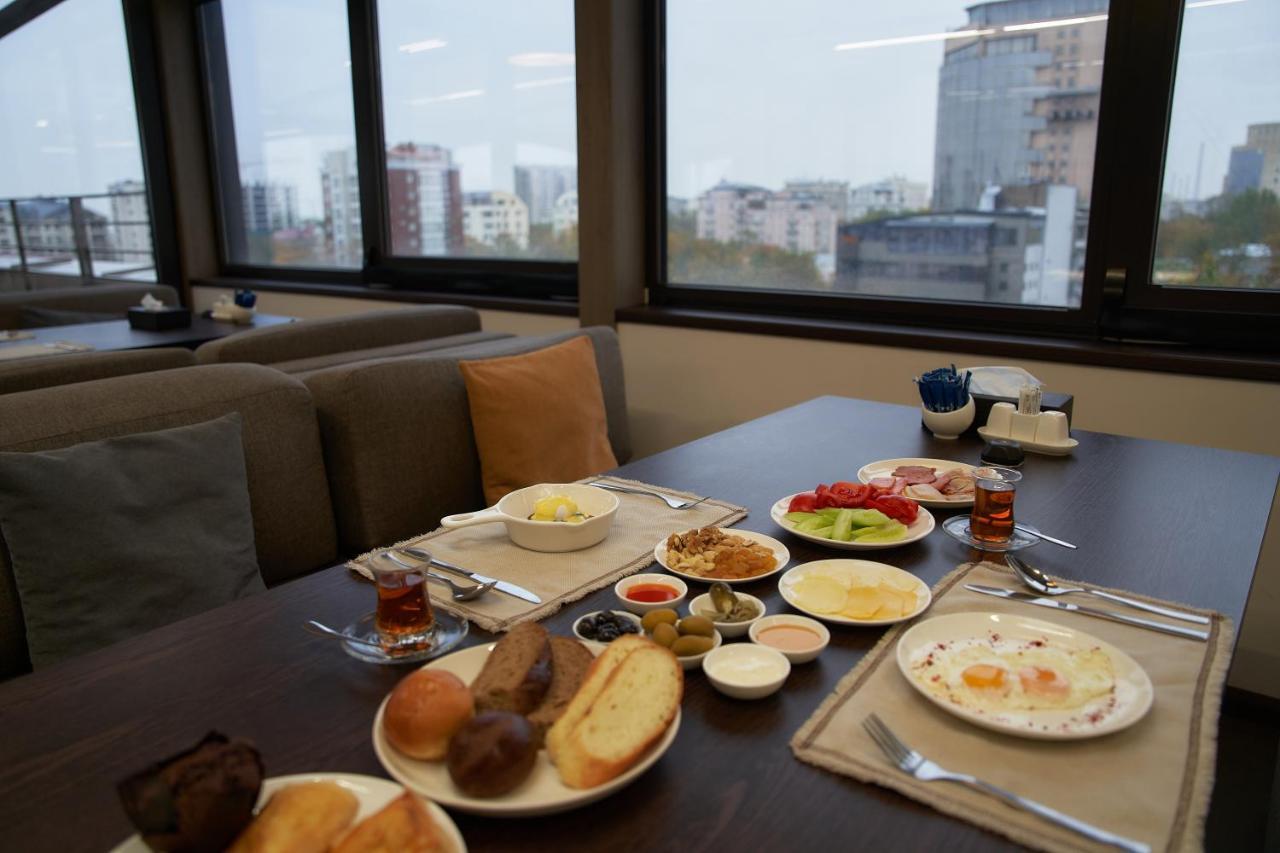Ambassador Hotel Biskek Kültér fotó