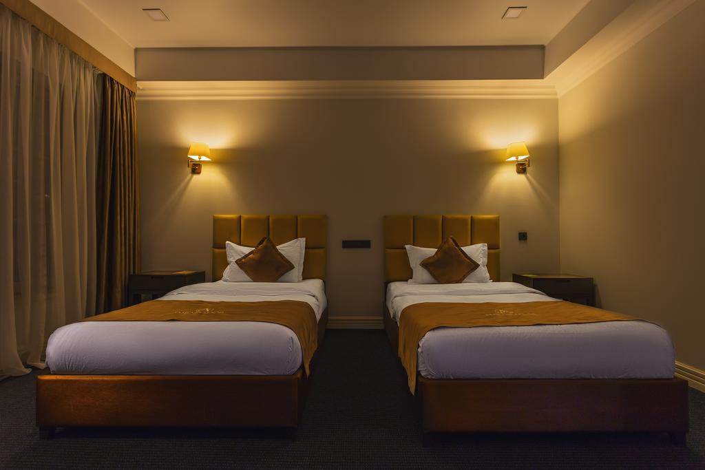 Ambassador Hotel Biskek Kültér fotó